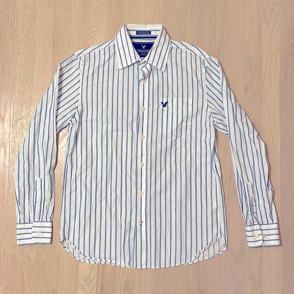 American Eagle Mens Vintage Fit Button-Down Blue & White Striped Shirt - Medium